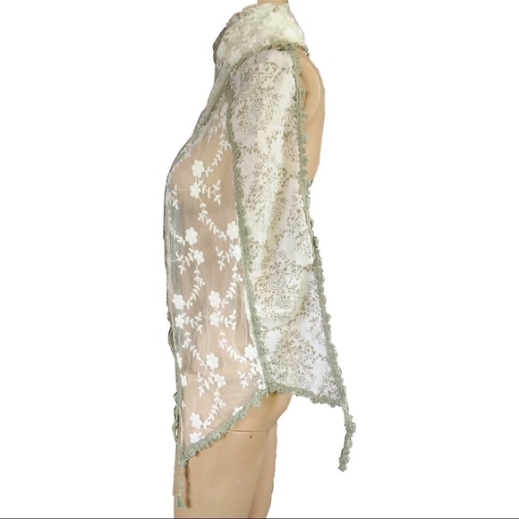 FLASH SALE ๐ค limited time
Lace / Embroidered Scarf / Wrap - Picture 2 of 9